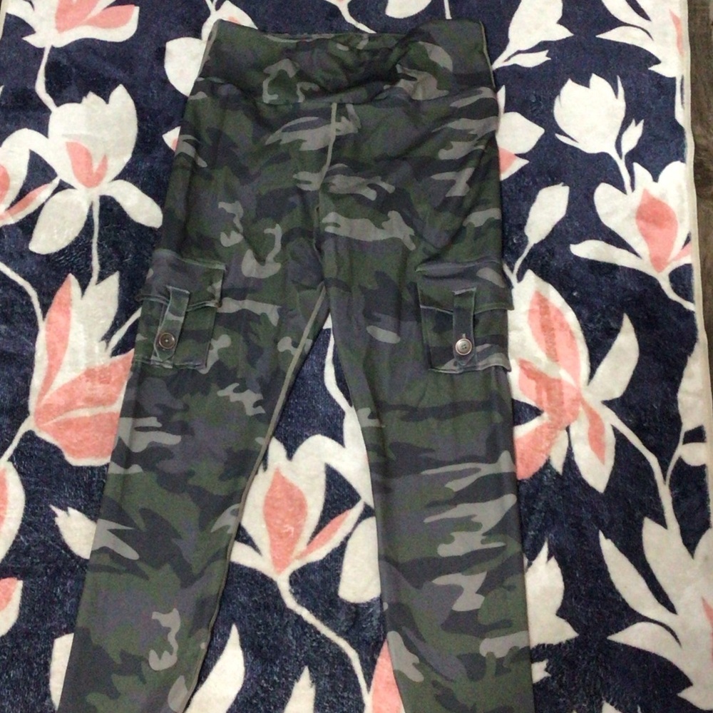 Camouflage Cargo Leggings